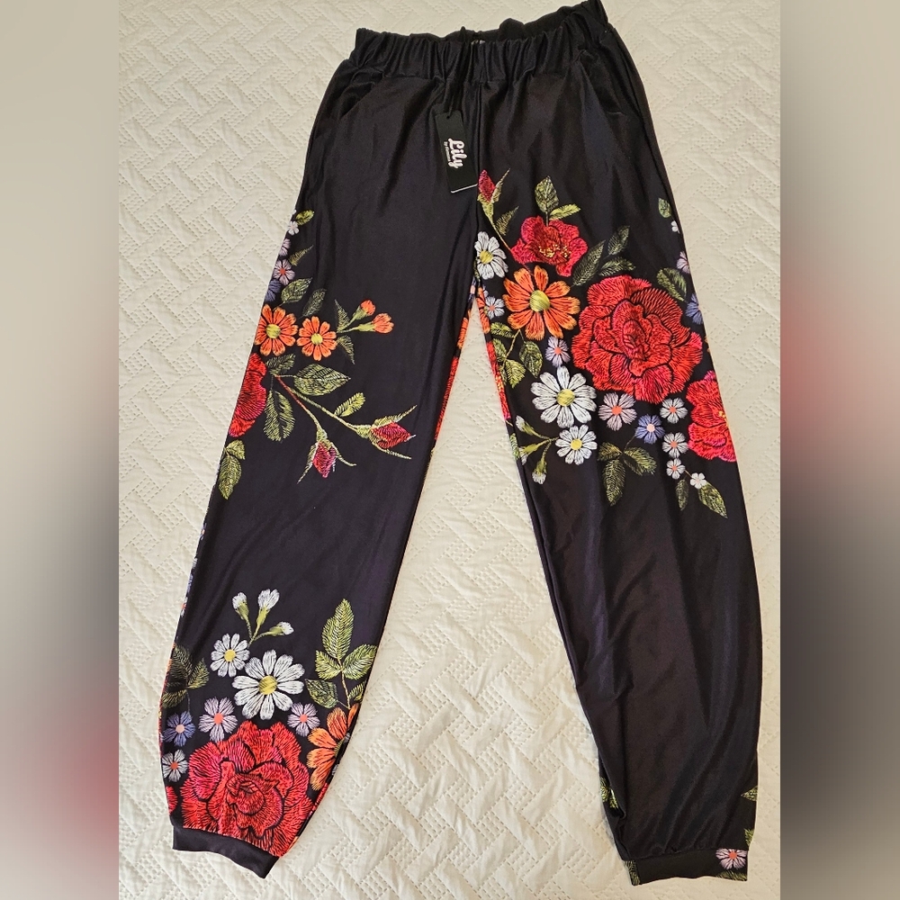 Lily by Firmiana Black Multicolor Floral Harem Pants Size S NWT